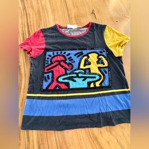 Alice + Olivia Women Tee with Graphic Design in Red, Yellow, and Blue